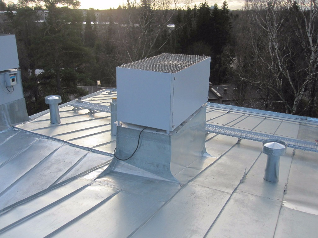 Katto ja piippu - JAM Pelti Oy, Vaaralankulma Katto ja piippu - JAM Pelti Oy, Vaaralankulma